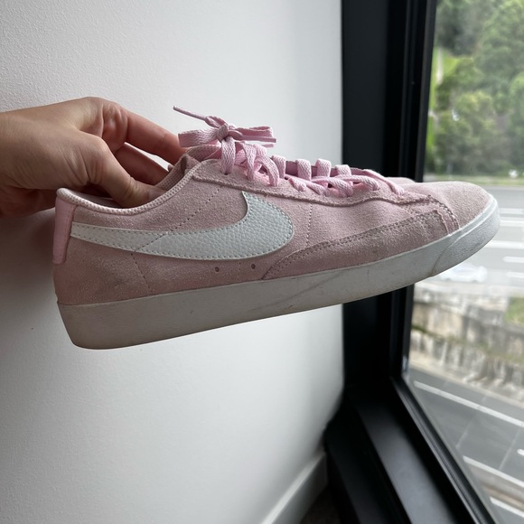 Nike genuine leather Blazer Low shoes pink. - Picture 2 of 5